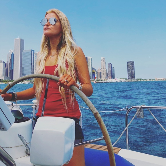 Meet your Posher, Hillary - Picture 1 of 1